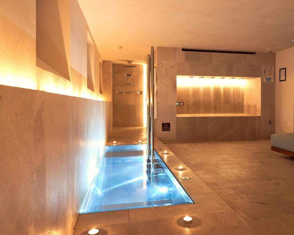 Can Bordoy Grand House Hotel Gl Preferred Hotel 帕爾馬 外观 照片 The interior of a modern spa